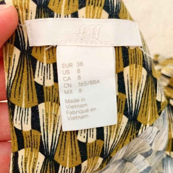 H&M Graphic Geometric Key Hole Back Casual Shift Dress - Picture 9 of 11